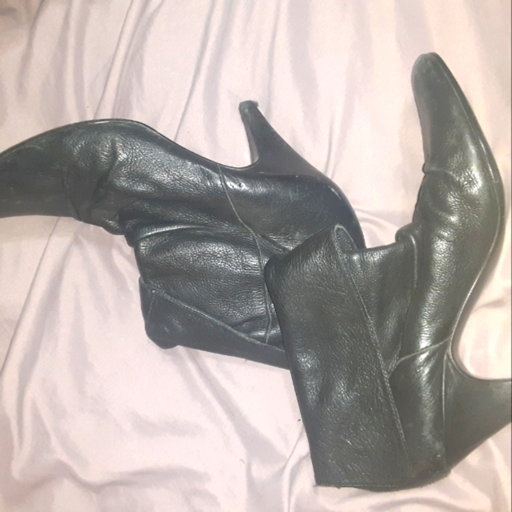 Steve Madden fold over booties